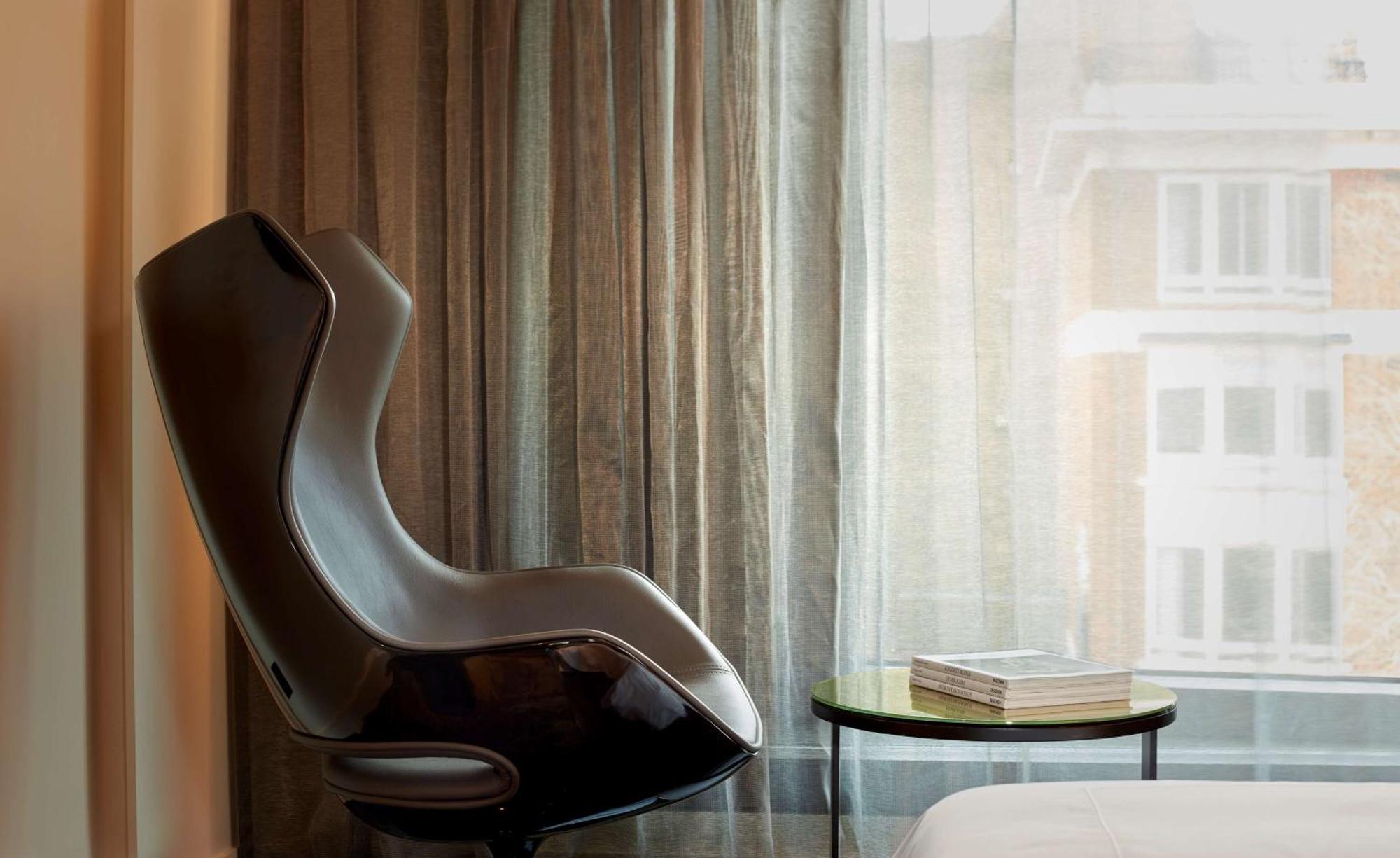 Hotel Park Plaza London Waterloo Esterno foto The design of the hotel