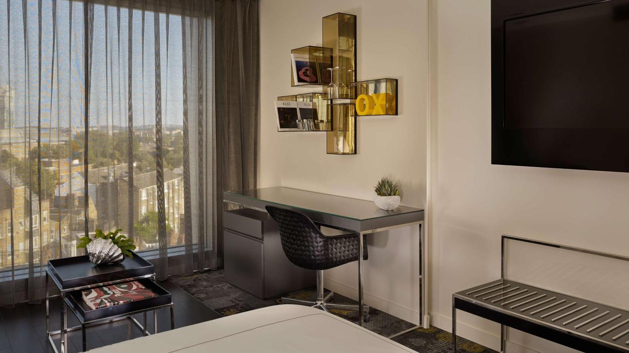 Hotel Park Plaza London Waterloo Esterno foto The room at the W Hollywood