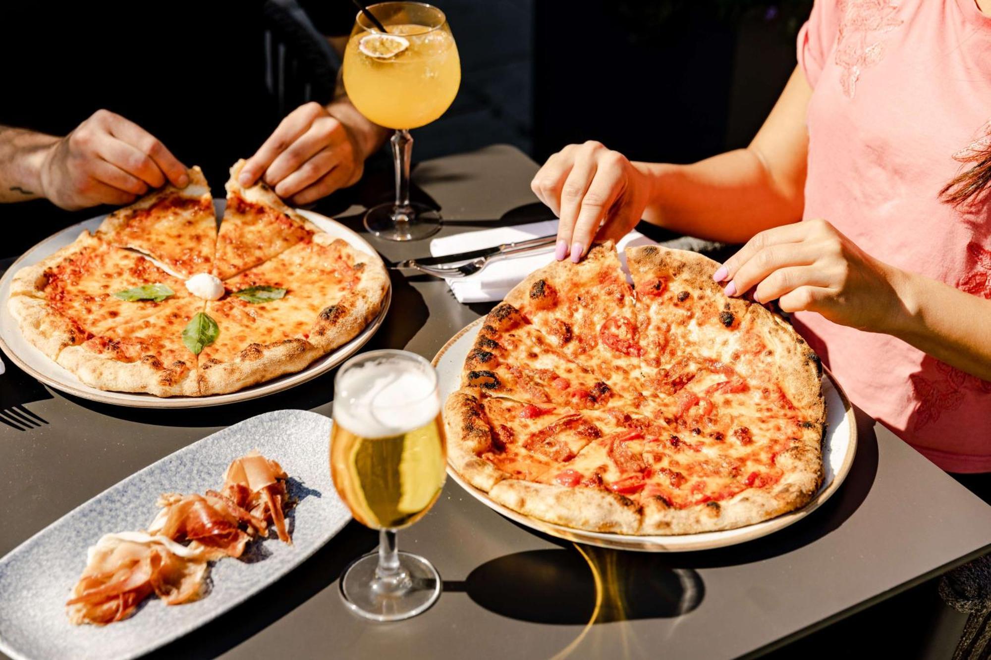 Hotel Park Plaza London Waterloo Esterno foto Pizza Margherita