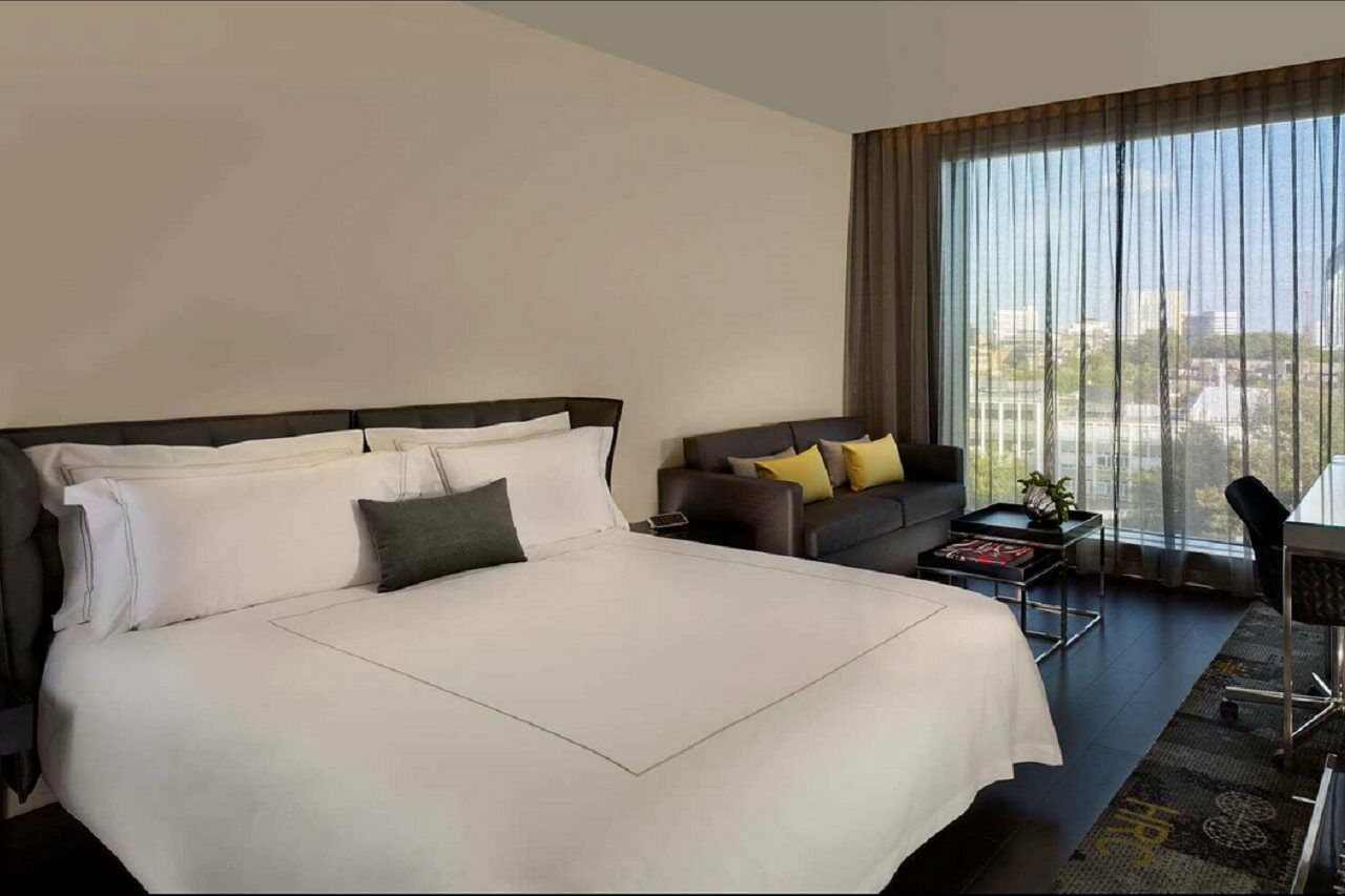 Hotel Park Plaza London Waterloo Esterno foto A room at the hotel